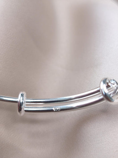 Pulsera Arvia · Elegancia y sencillez que brillan contigo.